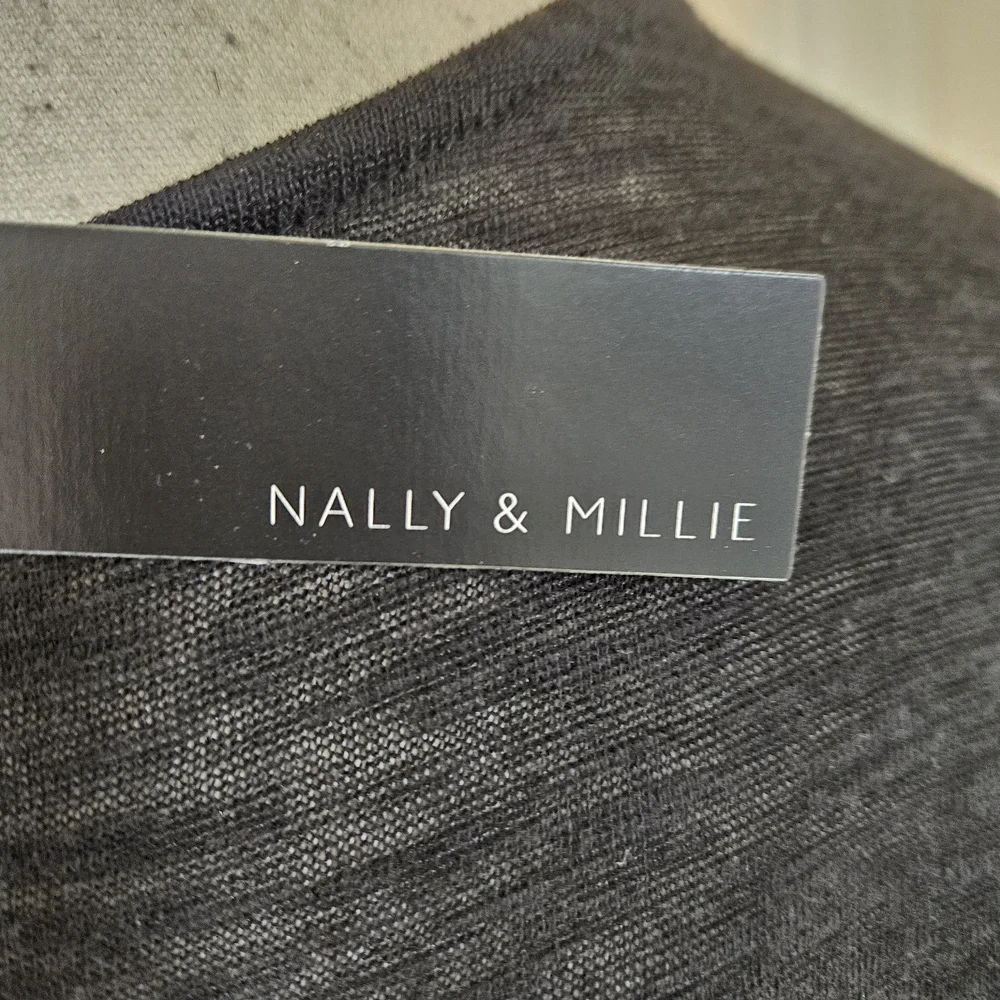 Nally & Millie Tiered Lace Overlay Top – Black Size OS NWT - Picture 13 of 13